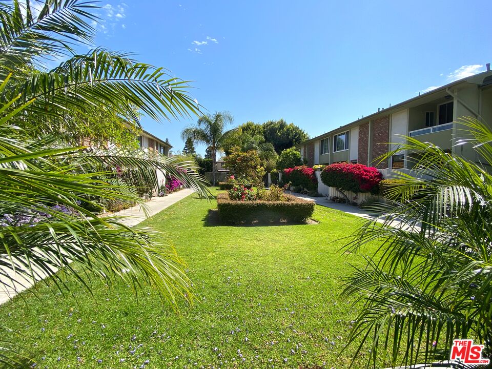 5215 S Sepulveda Blvd Unit: 11B