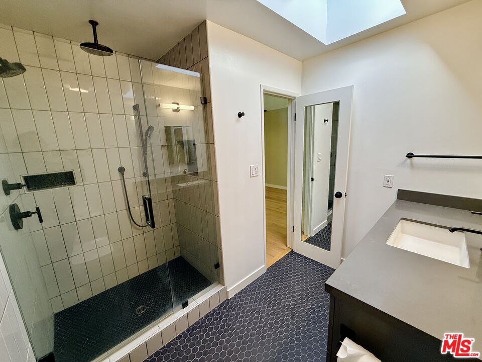 5215 S Sepulveda Blvd Unit: 11B