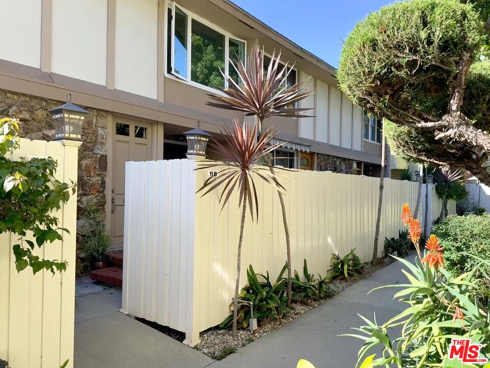 5215 S Sepulveda Blvd Unit: 11B
