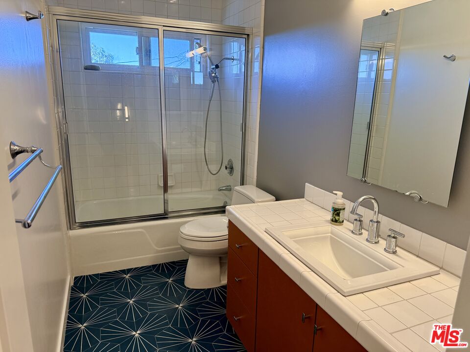 5215 S Sepulveda Blvd Unit: 11B