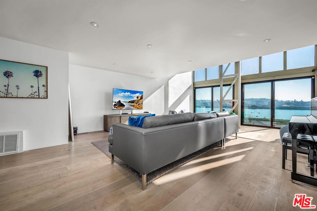 5515 Pacific Ave Unit: 1