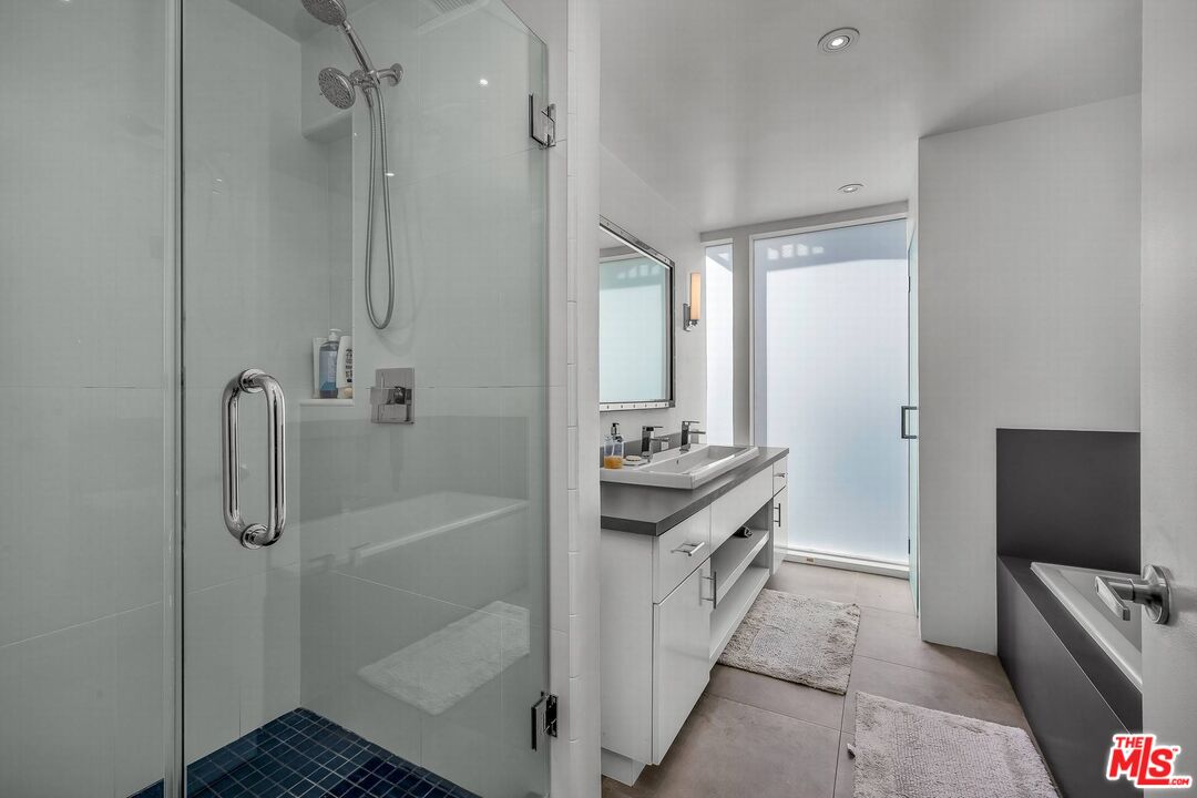 5515 Pacific Ave Unit: 1