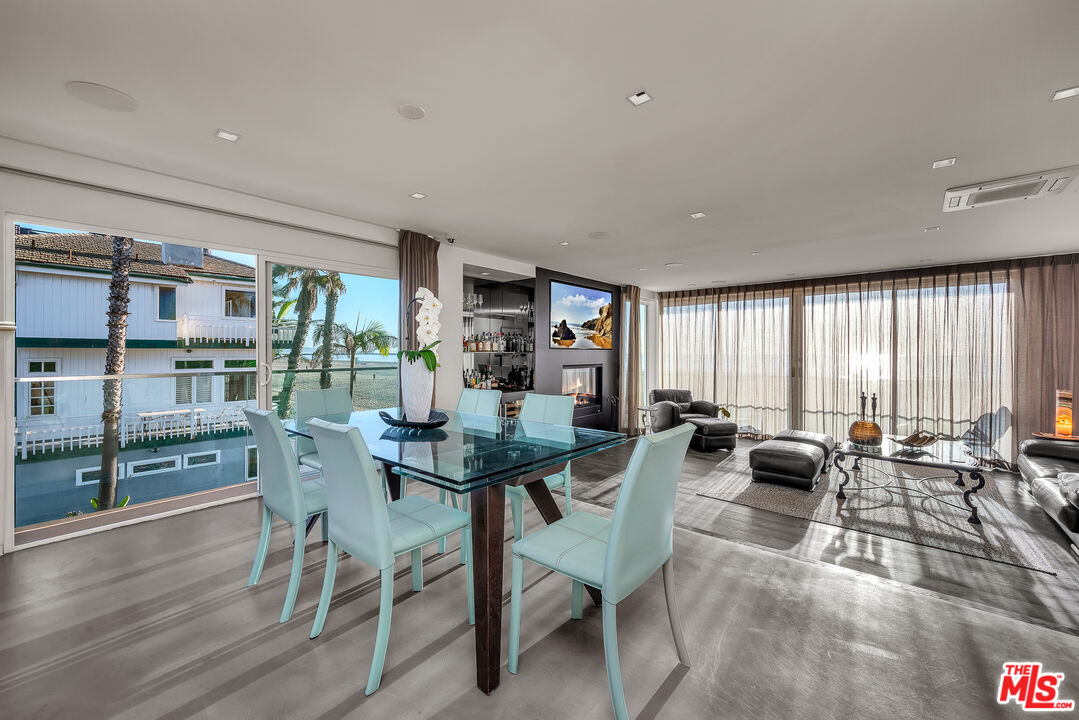 1 Driftwood St Unit: 3