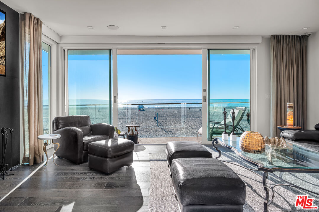 1 Driftwood St Unit: 3