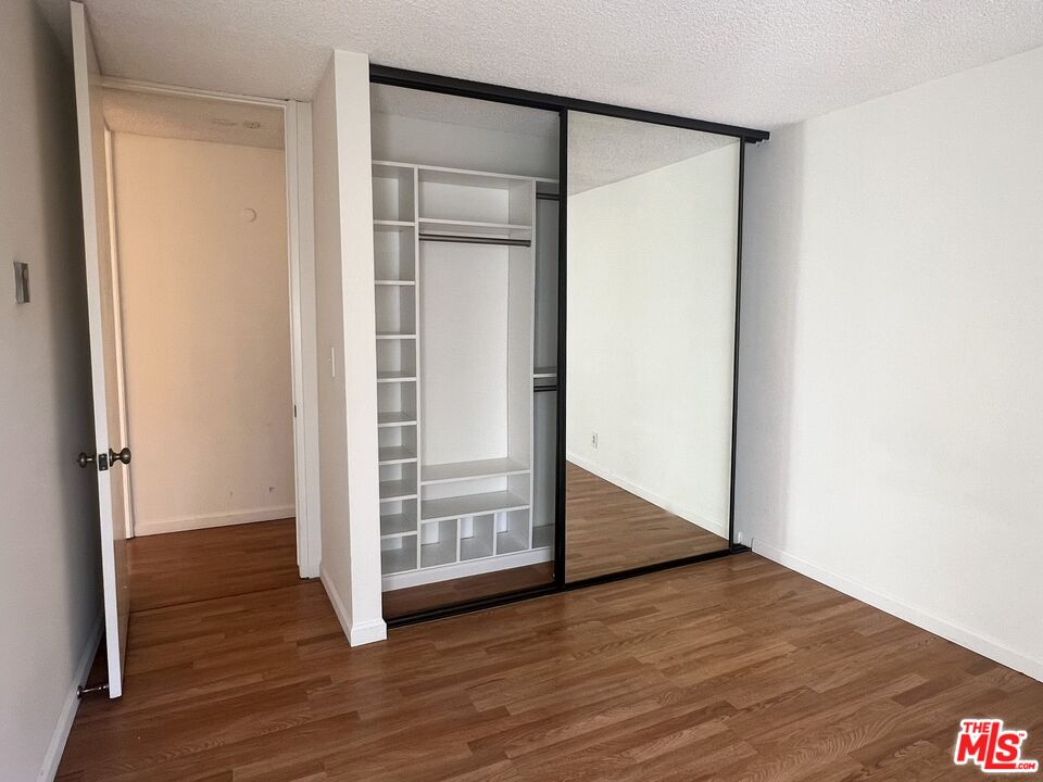 6000 Canterbury Dr Unit: D212