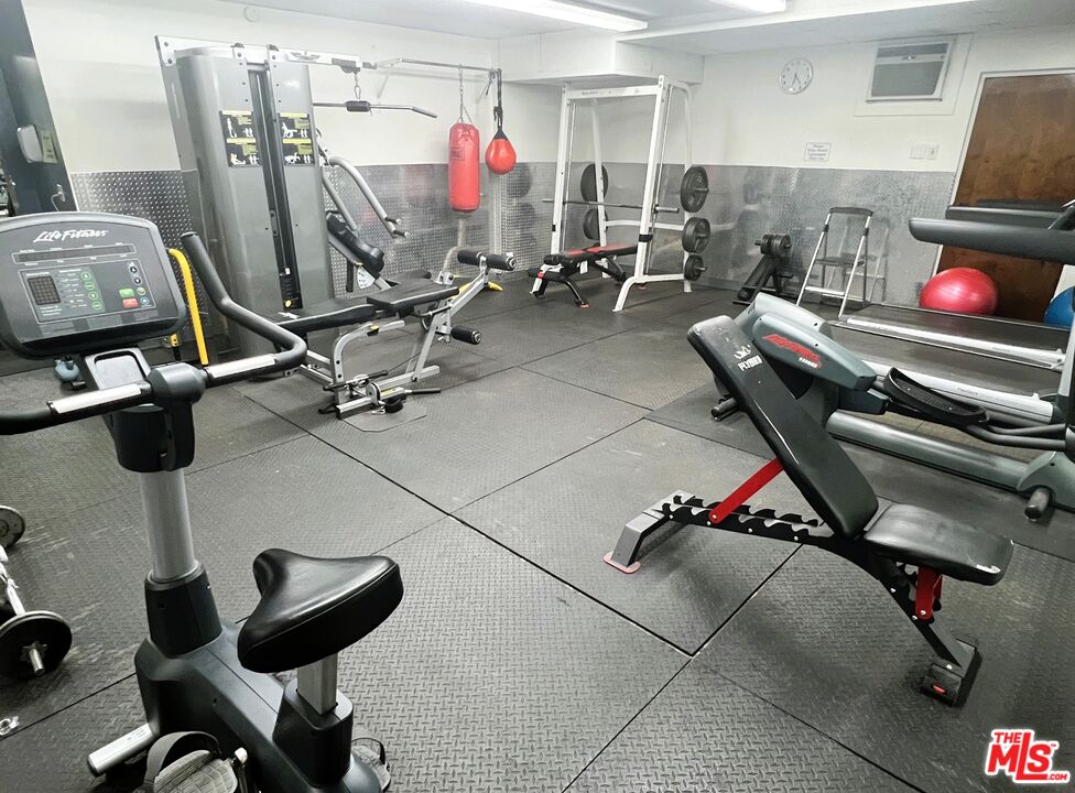 6000 Canterbury Dr Unit: D212