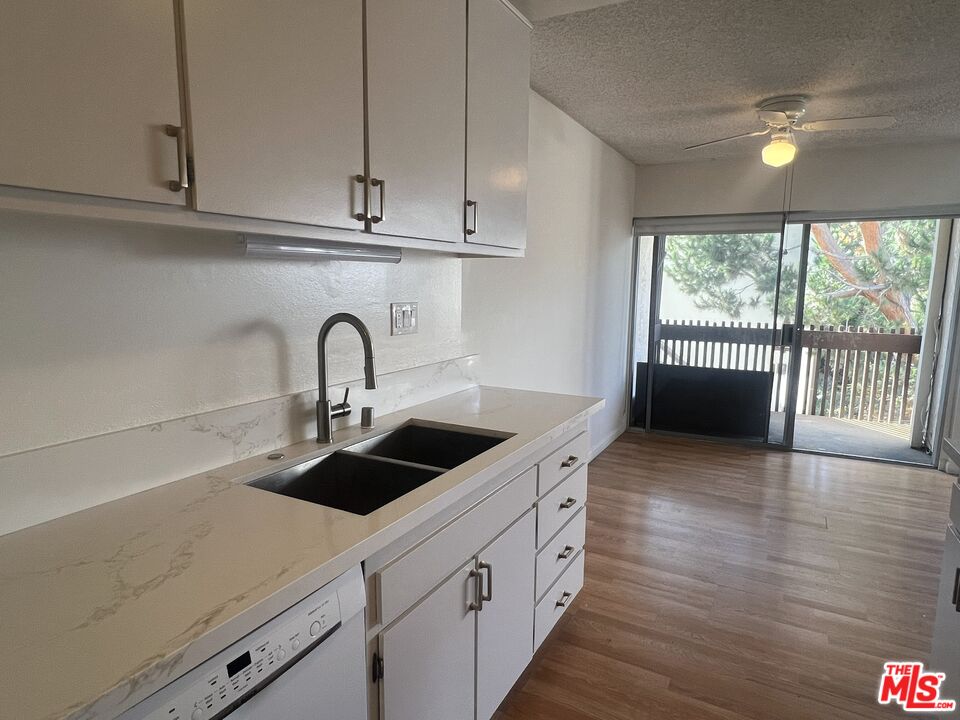 6000 Canterbury Dr Unit: D212