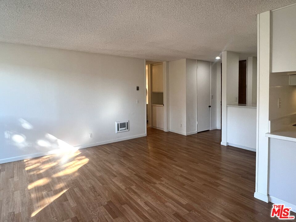 6000 Canterbury Dr Unit: D212