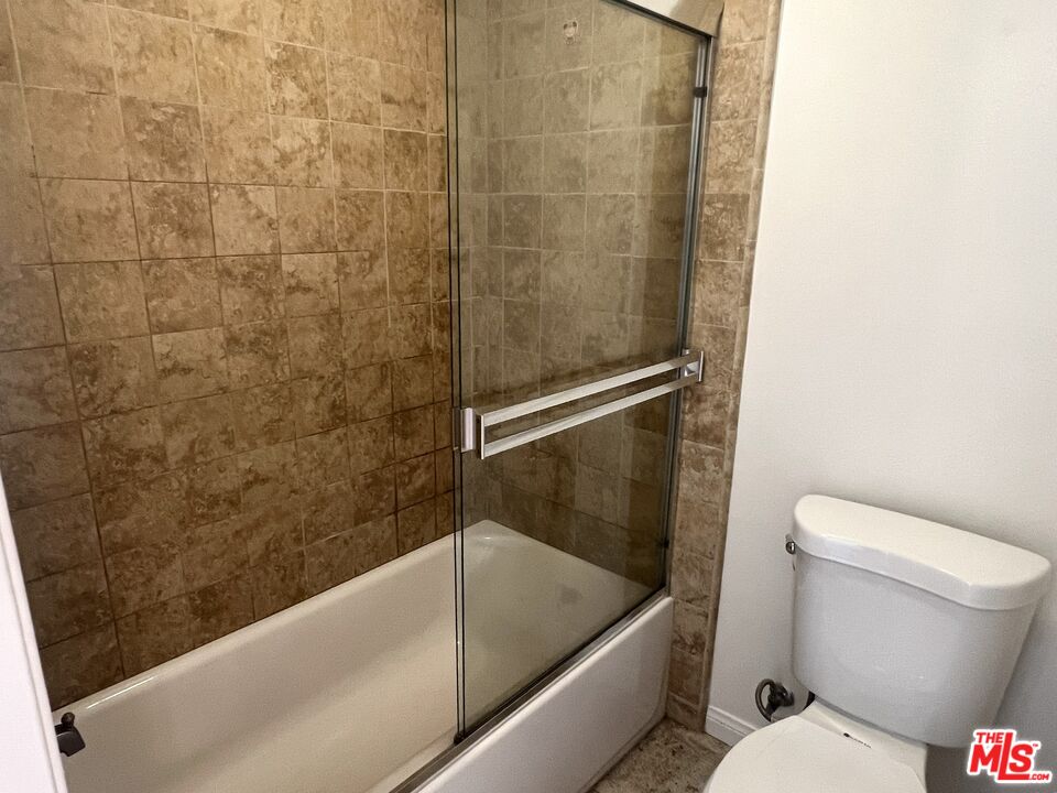 6000 Canterbury Dr Unit: D212