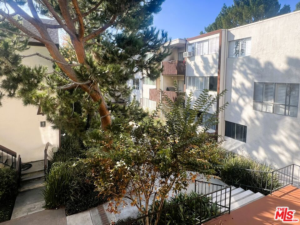 6000 Canterbury Dr Unit: D212