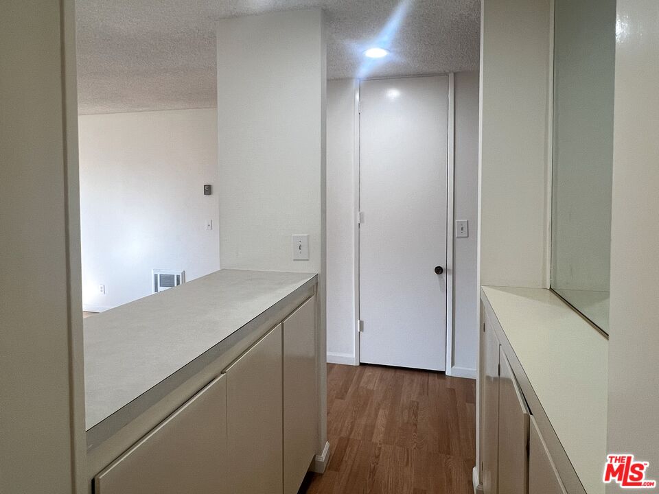 6000 Canterbury Dr Unit: D212