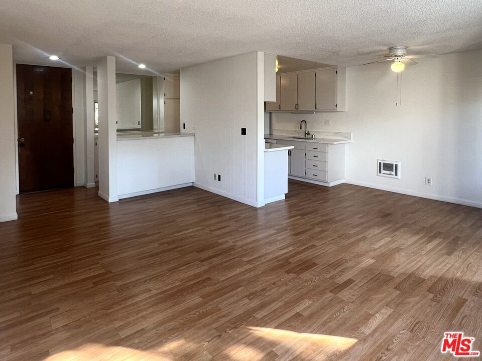 6000 Canterbury Dr Unit: D212