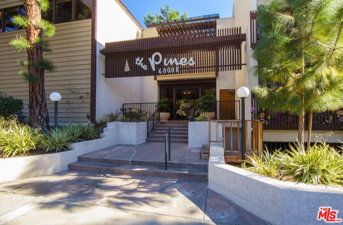 6000 Canterbury Dr Unit: D212