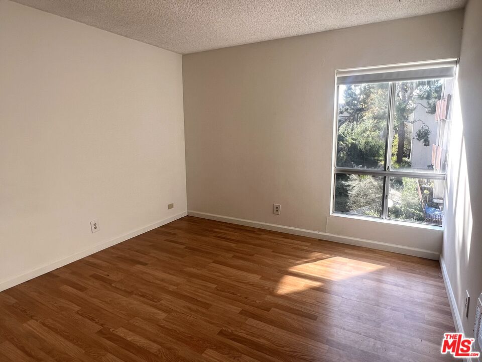 6000 Canterbury Dr Unit: D212