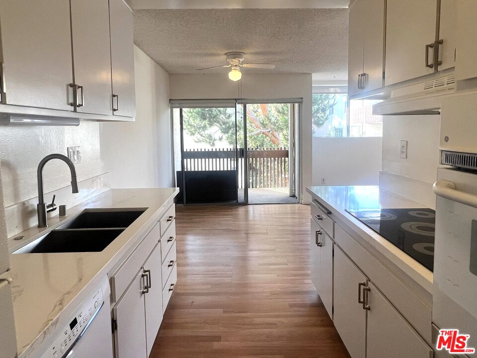 6000 Canterbury Dr Unit: D212