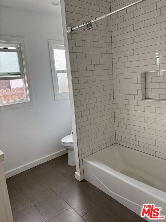 4162 Commonwealth Ave