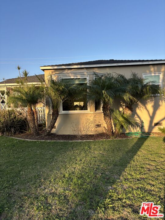 4162 Commonwealth Ave