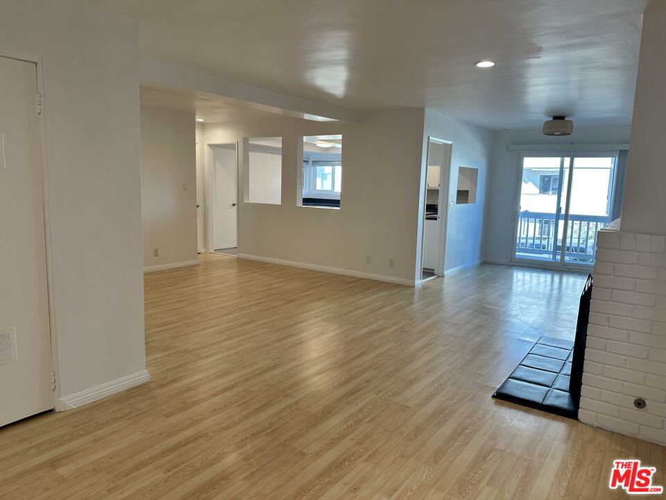 24 Lighthouse St Unit: A