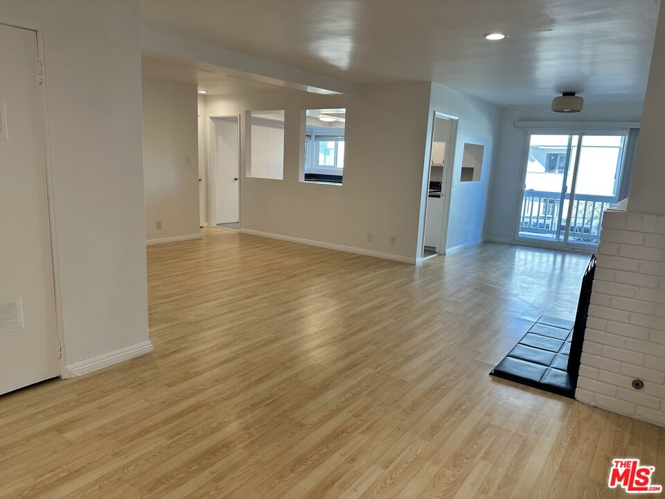 24 Lighthouse St Unit: A