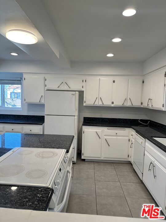 24 Lighthouse St Unit: A