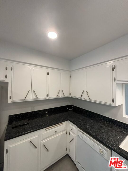 24 Lighthouse St Unit: A