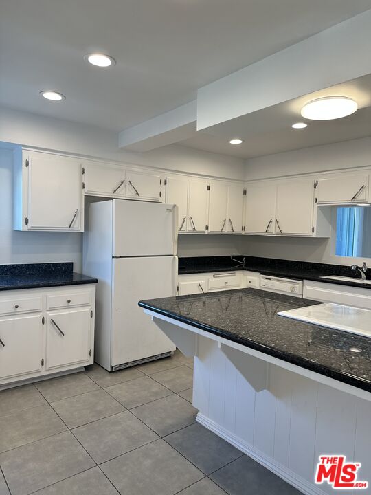 24 Lighthouse St Unit: A
