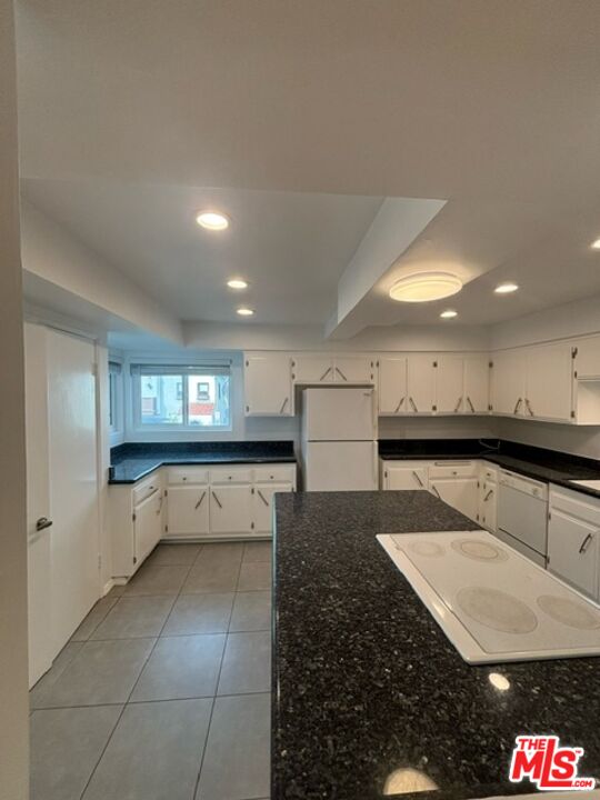 24 Lighthouse St Unit: A