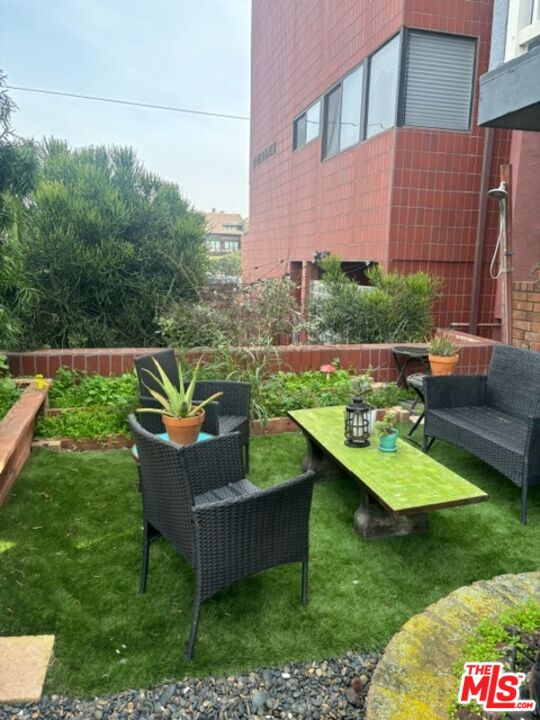 24 Lighthouse St Unit: A