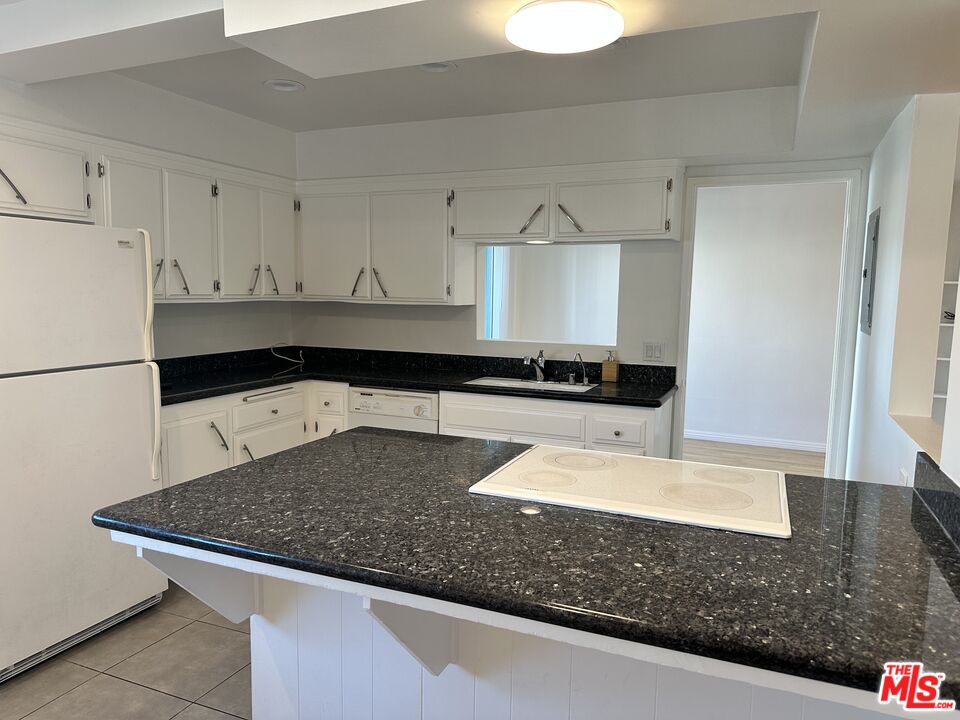 24 Lighthouse St Unit: A