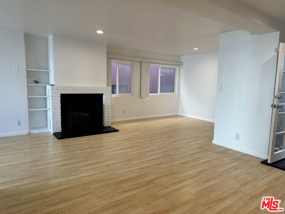 24 Lighthouse St Unit: A