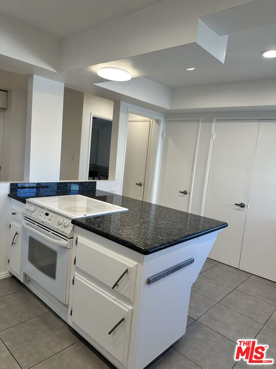 24 Lighthouse St Unit: A