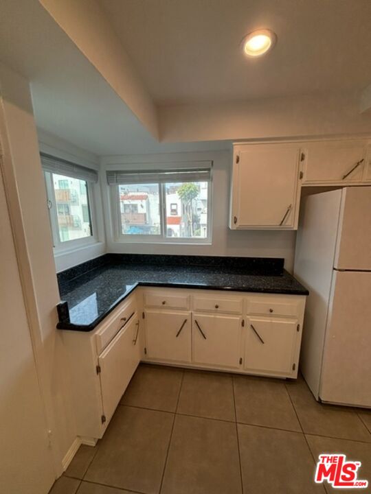 24 Lighthouse St Unit: A