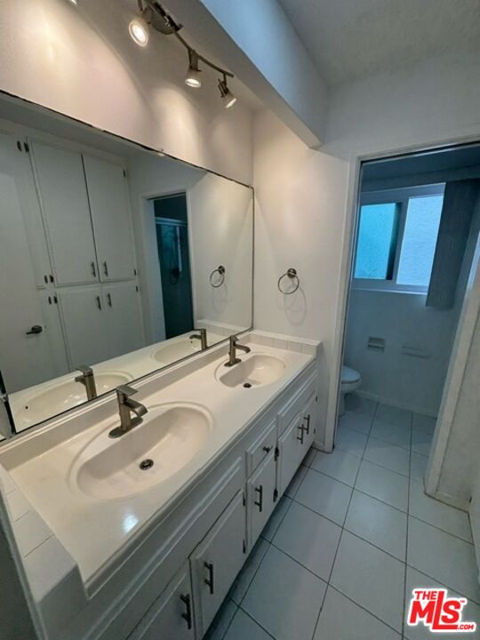 24 Lighthouse St Unit: A