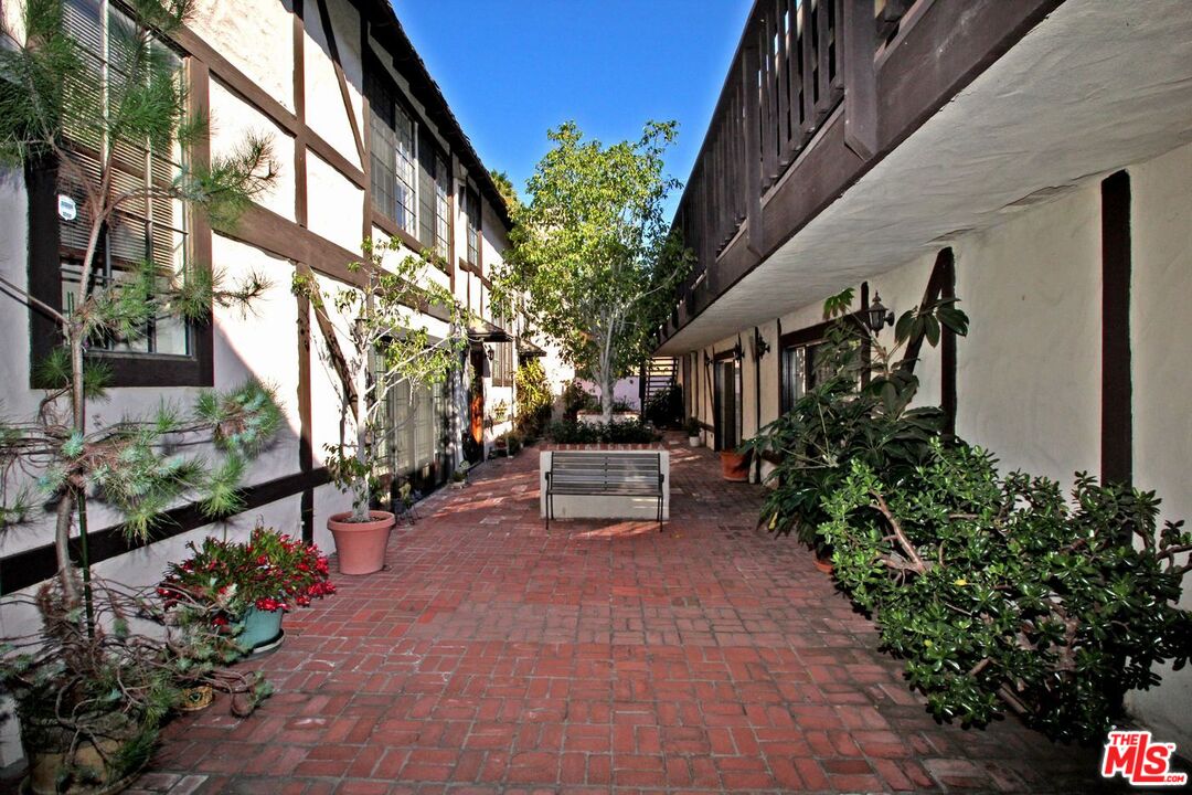 4304 DUQUESNE AVE Unit: 5A