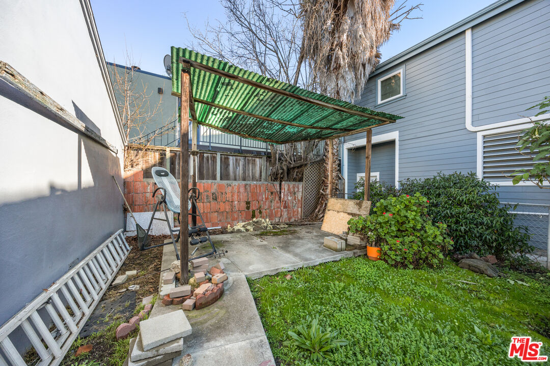 6320 Shattuck Ave