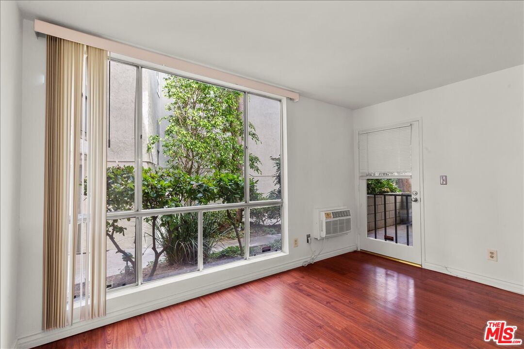 4900 Overland Ave Unit: 140