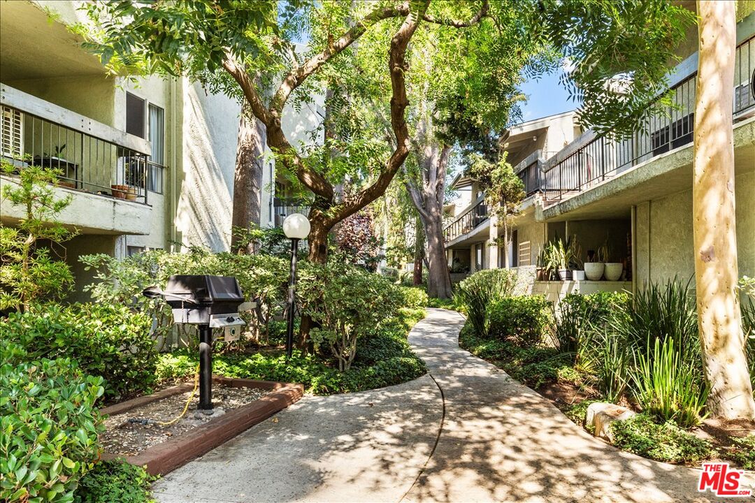 4900 Overland Ave Unit: 140