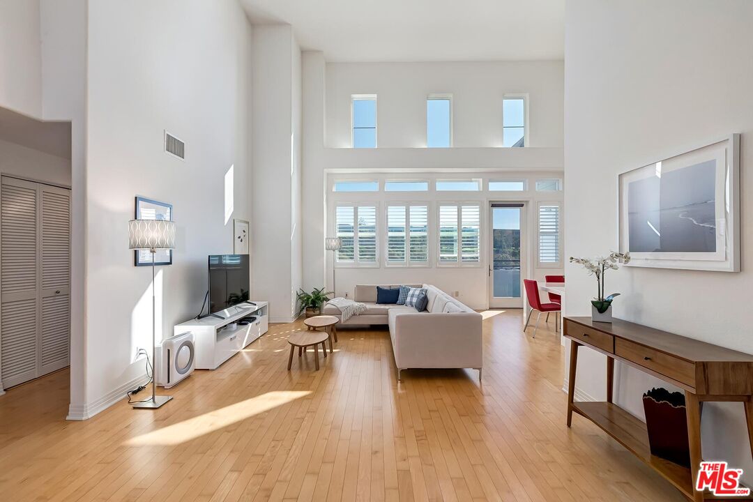 7100 Playa Vista Dr Unit: 421