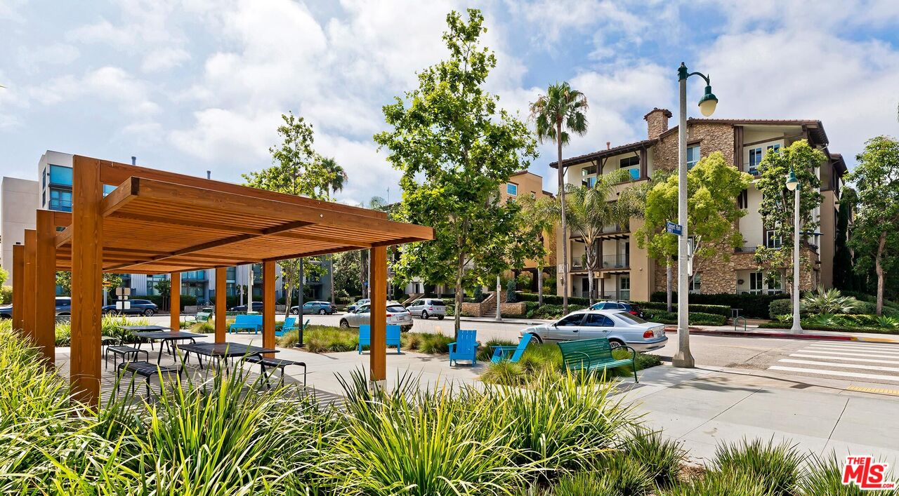 7100 Playa Vista Dr Unit: 421