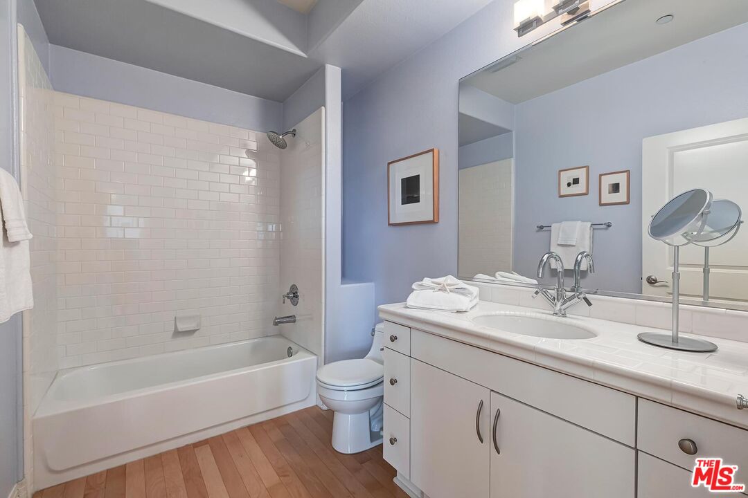 7100 Playa Vista Dr Unit: 421