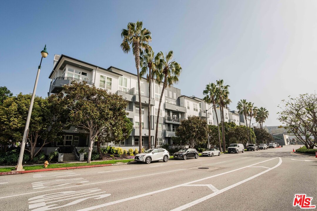 7100 Playa Vista Dr Unit: 404