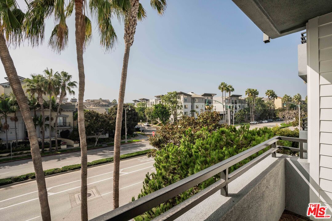 7100 Playa Vista Dr Unit: 404