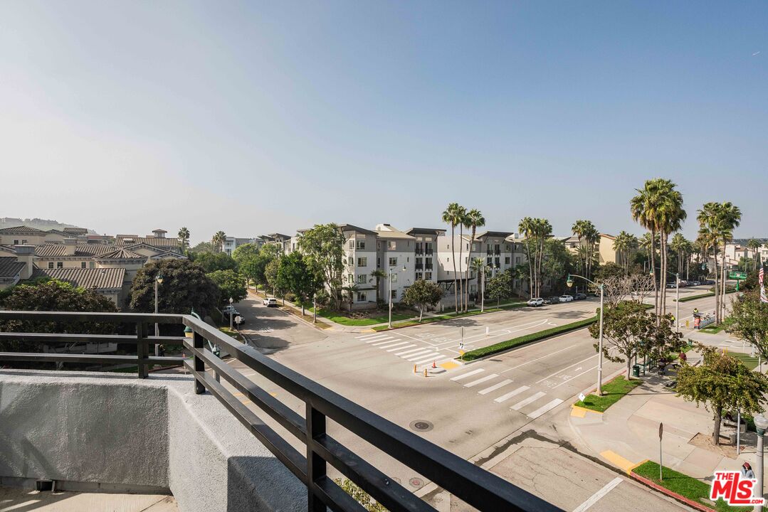 7100 Playa Vista Dr Unit: 404