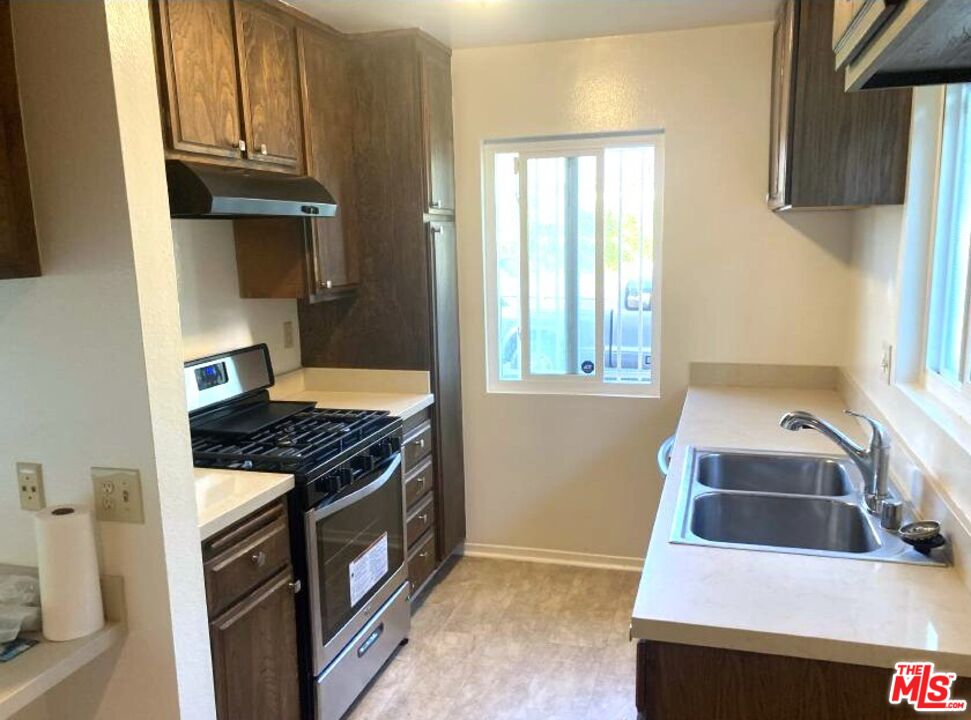 3845 Westwood Blvd Unit: 1