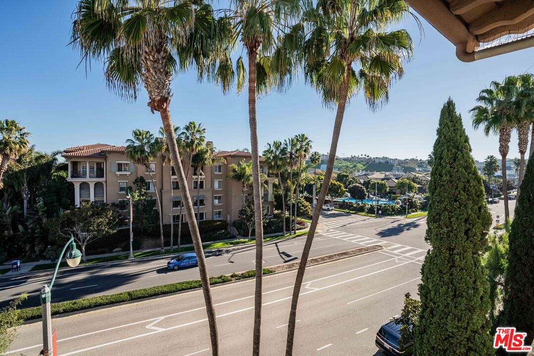 5935 Playa Vista Dr Unit: 407