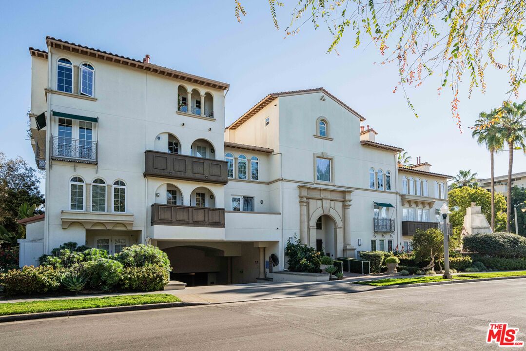 5935 Playa Vista Dr Unit: 407