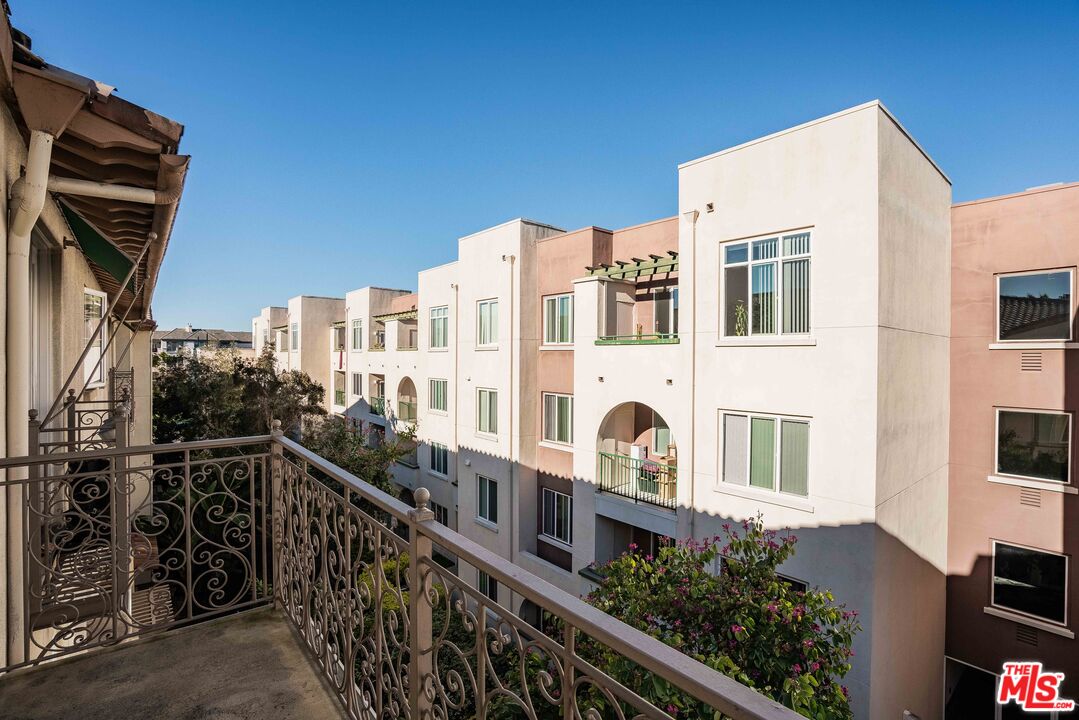 5935 Playa Vista Dr Unit: 407