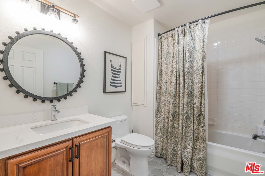 5935 Playa Vista Dr Unit: 407
