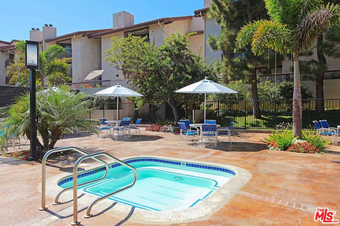 8515 Falmouth Ave Unit: 206