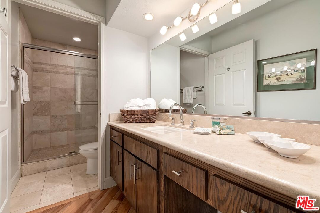 8515 Falmouth Ave Unit: 206